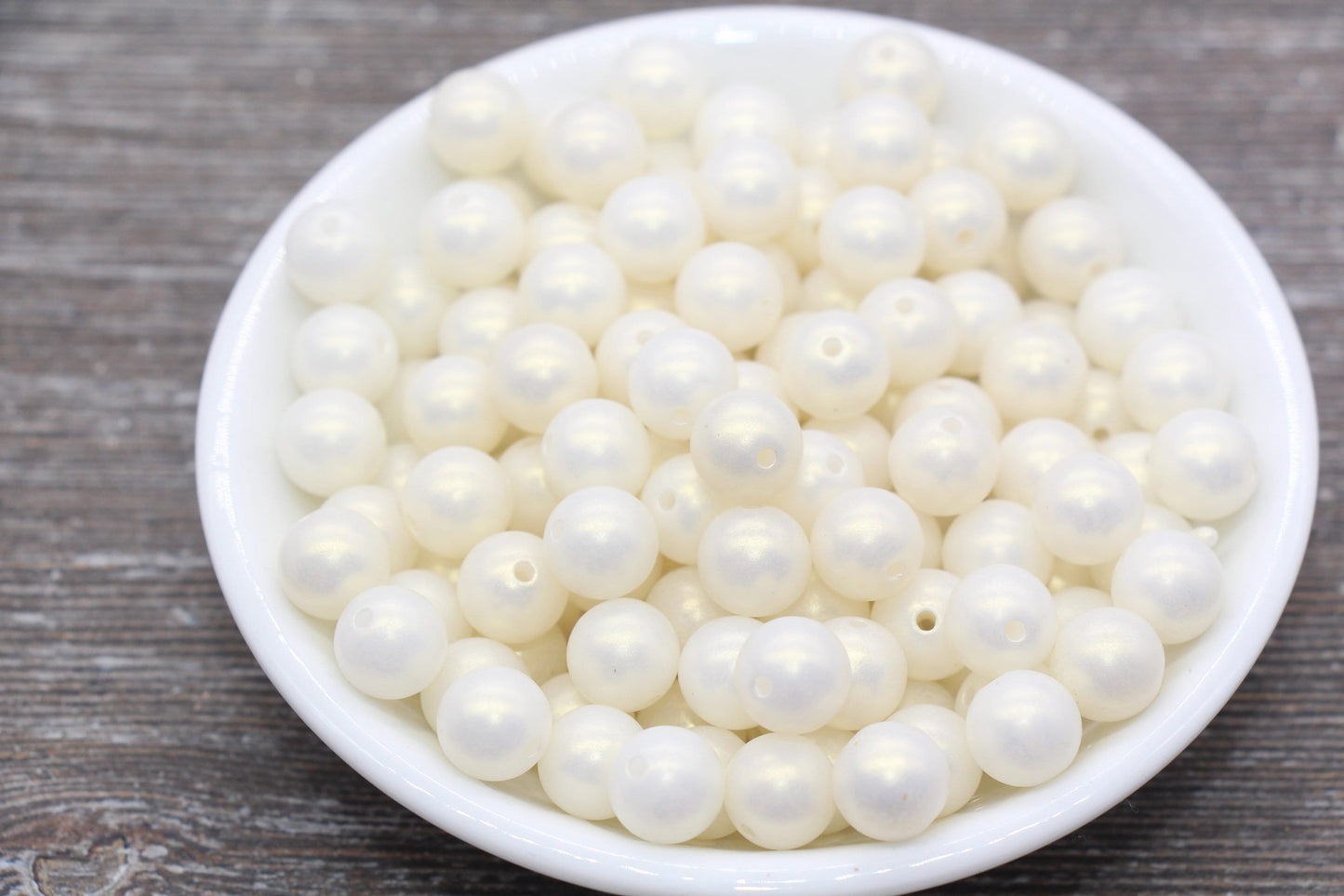 10mm Ivory Shimmer Gumball Beads, Round Acrylic Loose Beads, Bubblegum Beads, Chunky Beads, Gumball Beads, Smooth Plastic Beads #1574 - Yourdiysupply