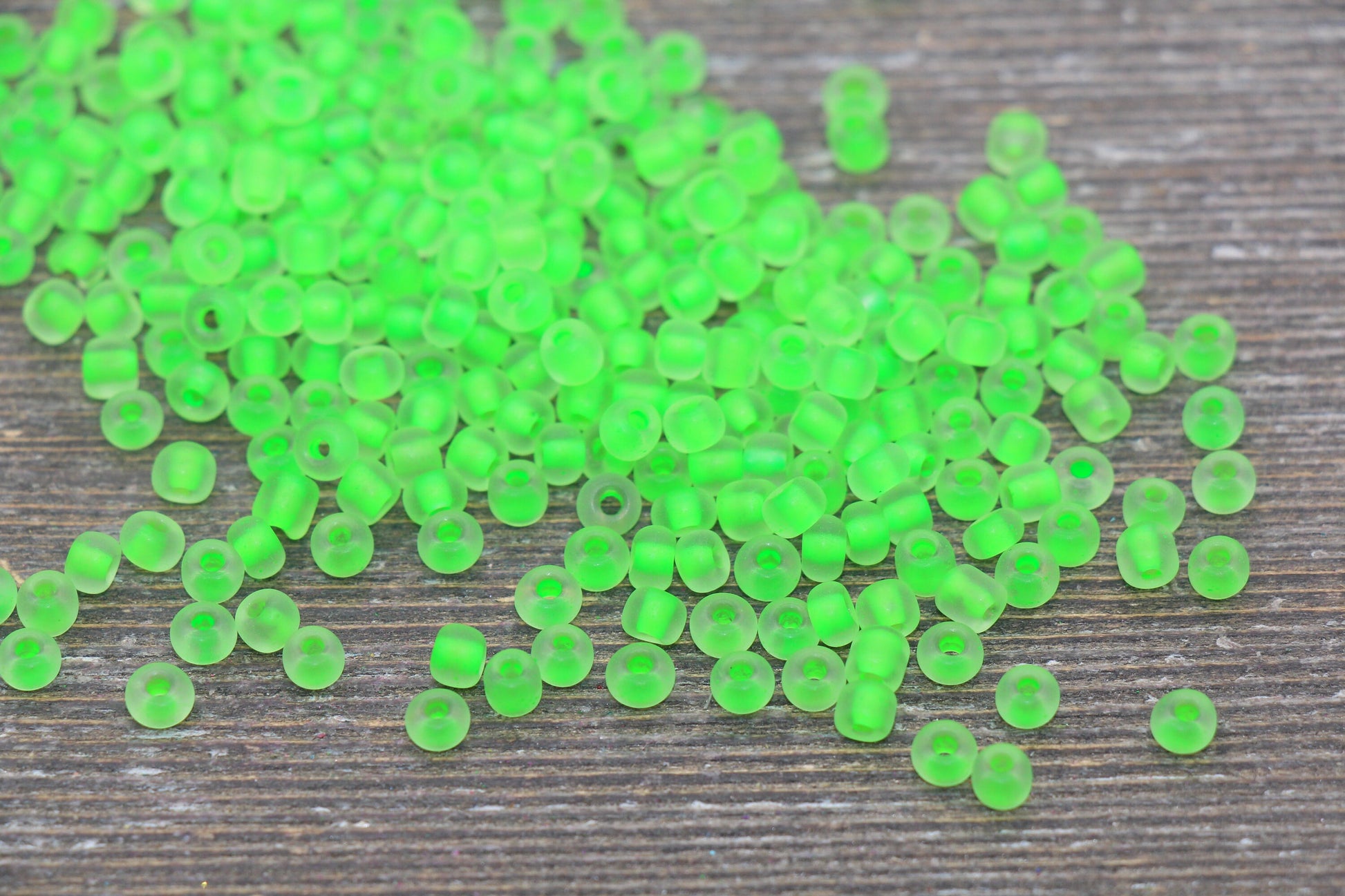 Matte Glass Beads with Green Lined, 4mm 6/0 Glass Round Beads, Frosted Green Lined Seed Beads, Rocailles Beads, Beading Supplies #2094