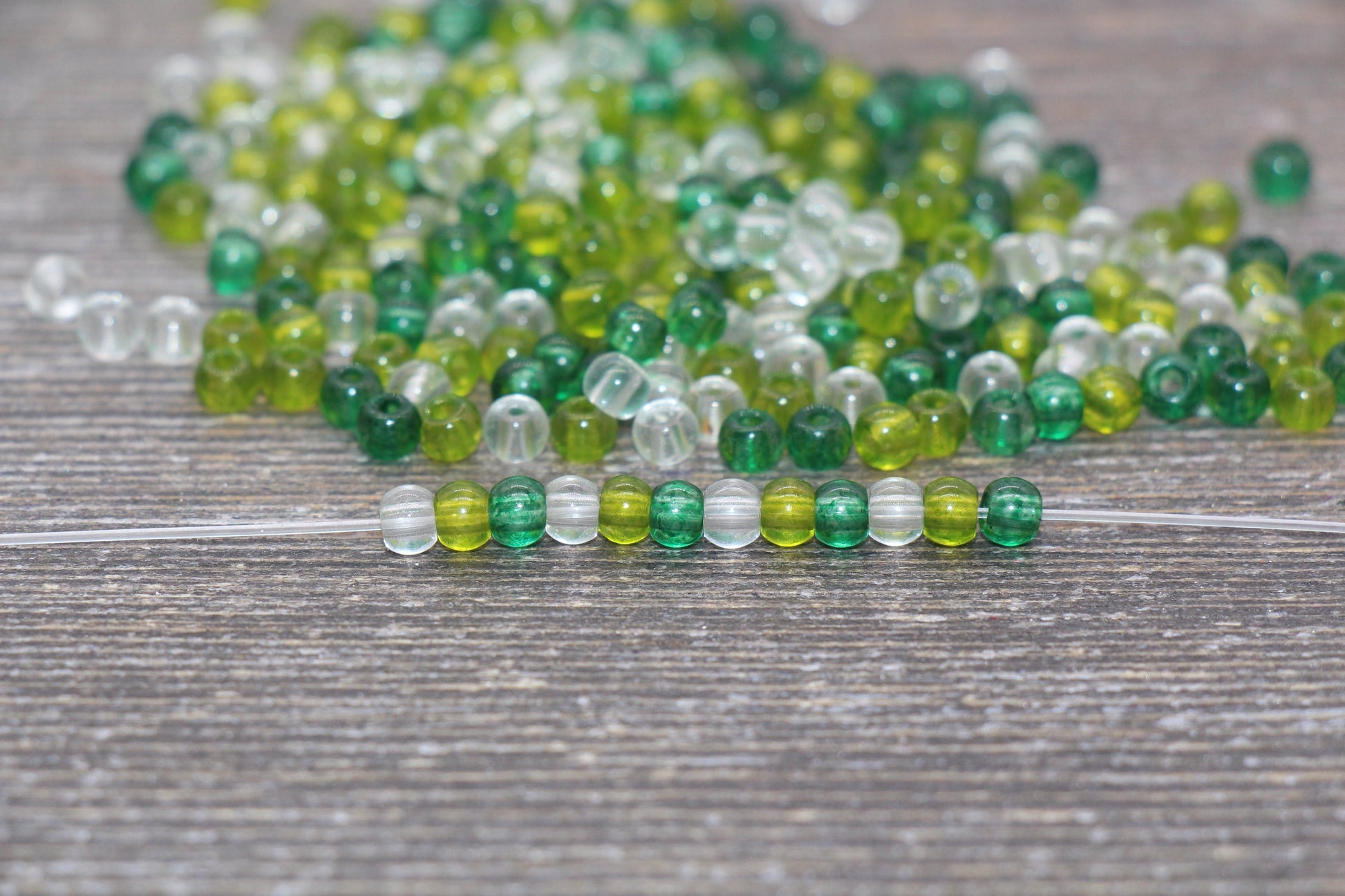 Transparent Glass Seed Beads, 4mm 6/0 Glass Round Seed Beads, Green and White Trans Seed Beads, Rocailles Beads, Beading Supplies #2296