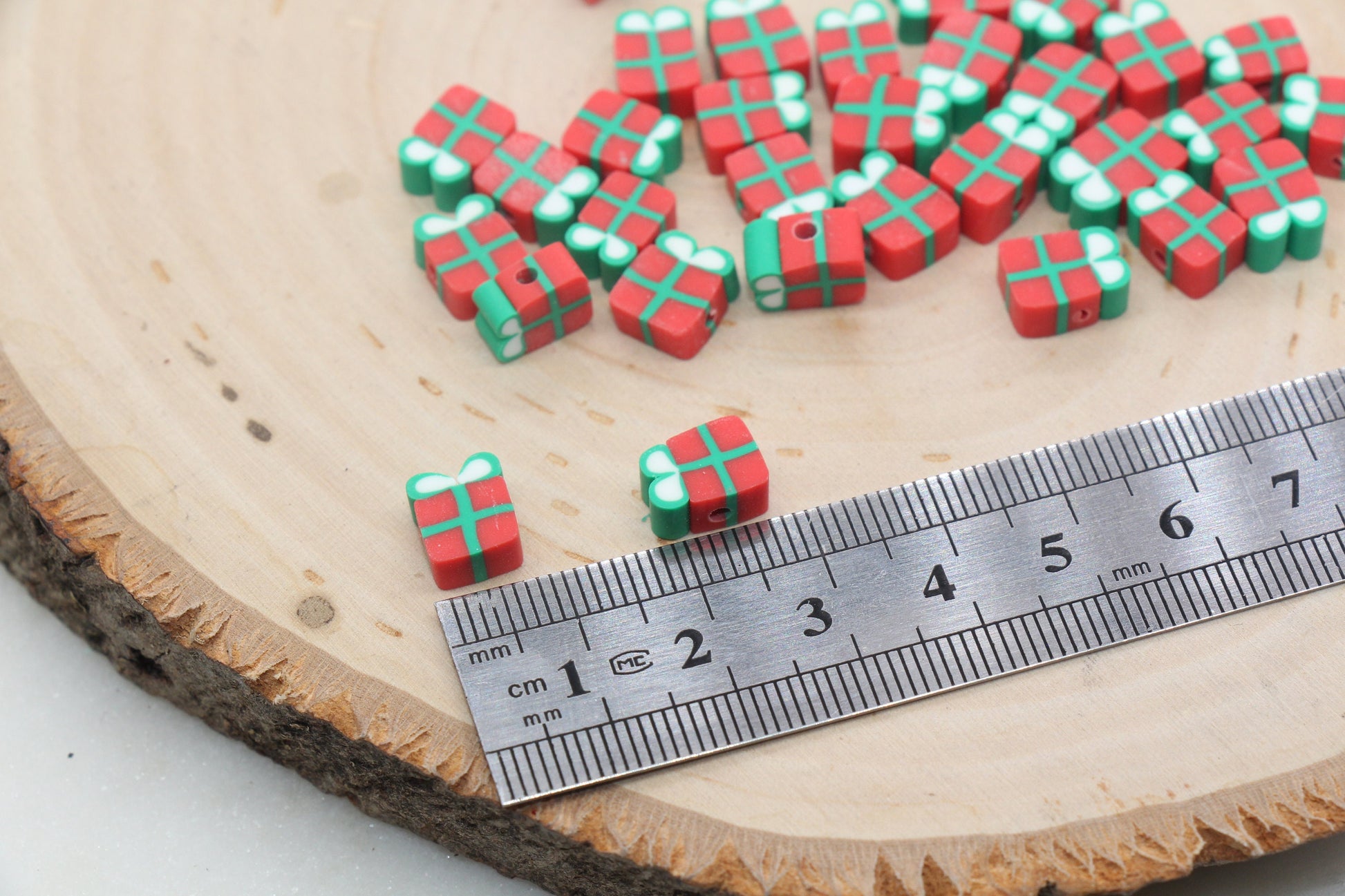Red Gift Polymer Clay Beads, Christmas Themed Beads, Kawaii Gift Box Clay Beads, Jewelry Beads, Bead for Bracelet #391
