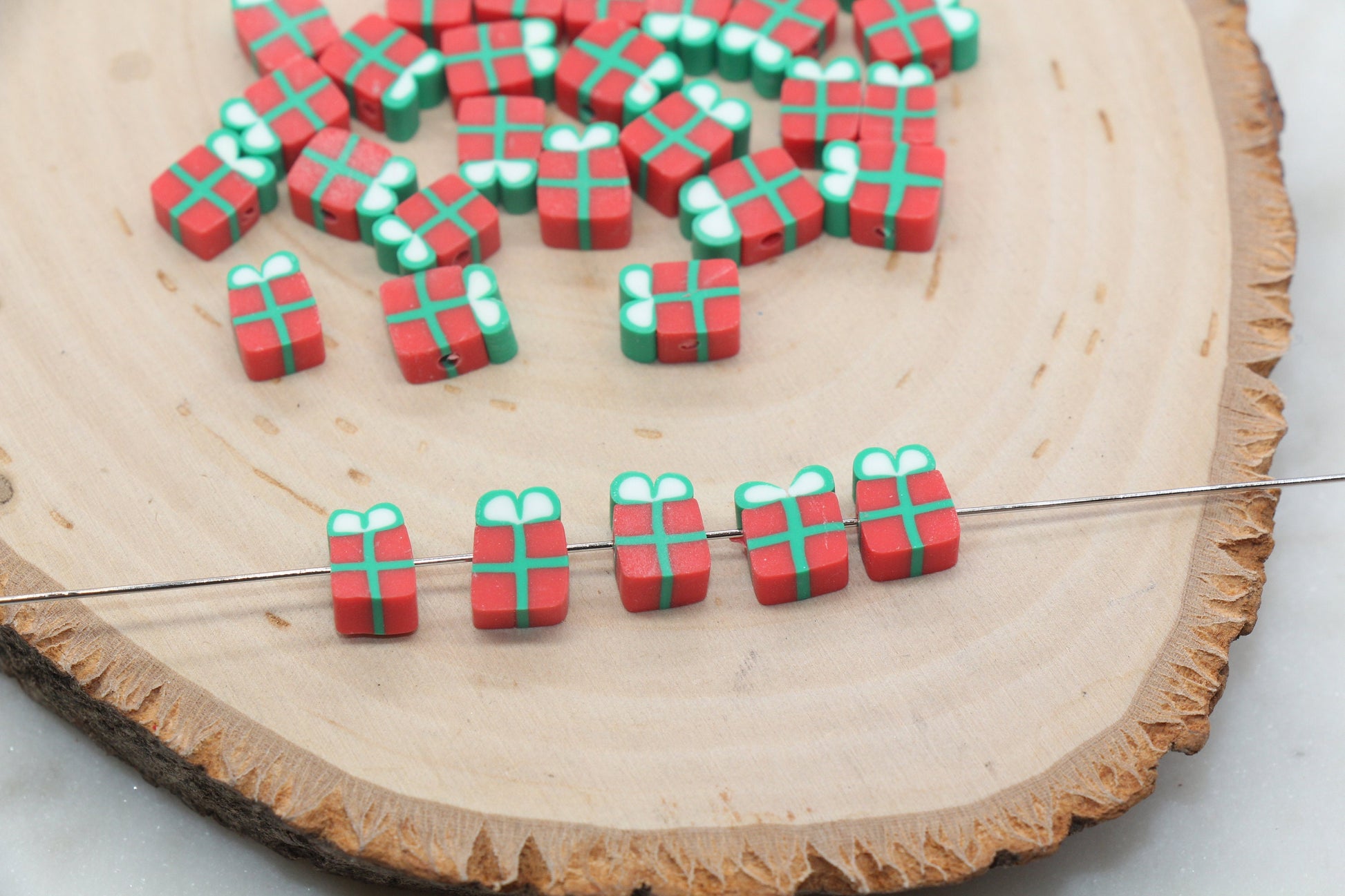Red Gift Polymer Clay Beads, Christmas Themed Beads, Kawaii Gift Box Clay Beads, Jewelry Beads, Bead for Bracelet #391